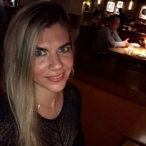 Meet your Posher, Ana